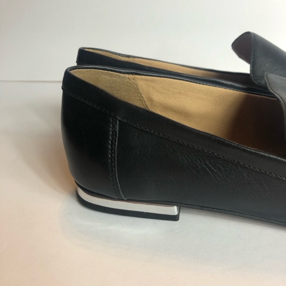 Franco Sarto Damia black leather loafers with silver chain. - Picture 5 of 7